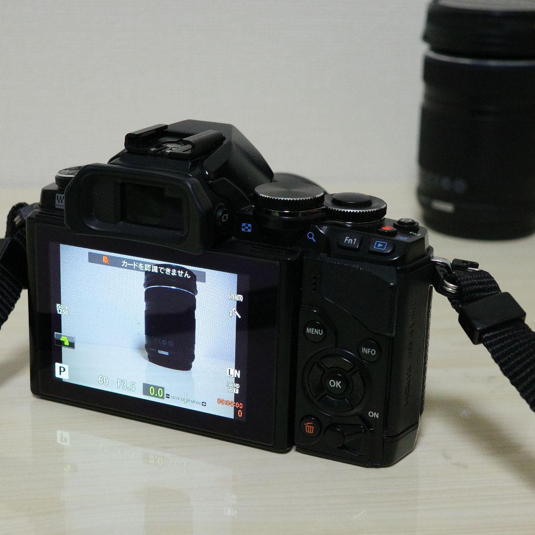 OLYMPUS OM-D E-M10 EZダブルズームキット