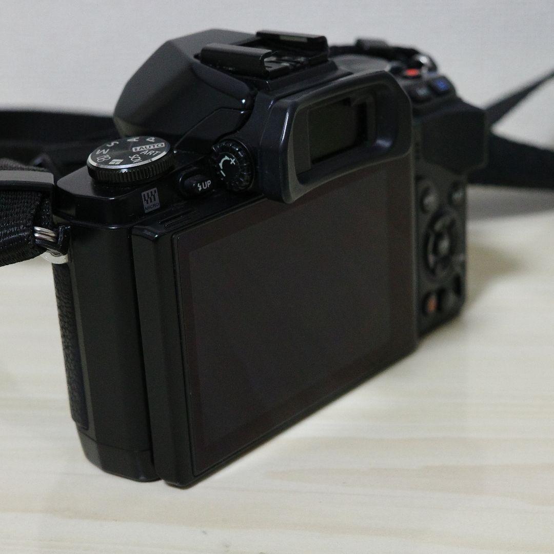 OLYMPUS OM-D E-M10 EZダブルズームキット