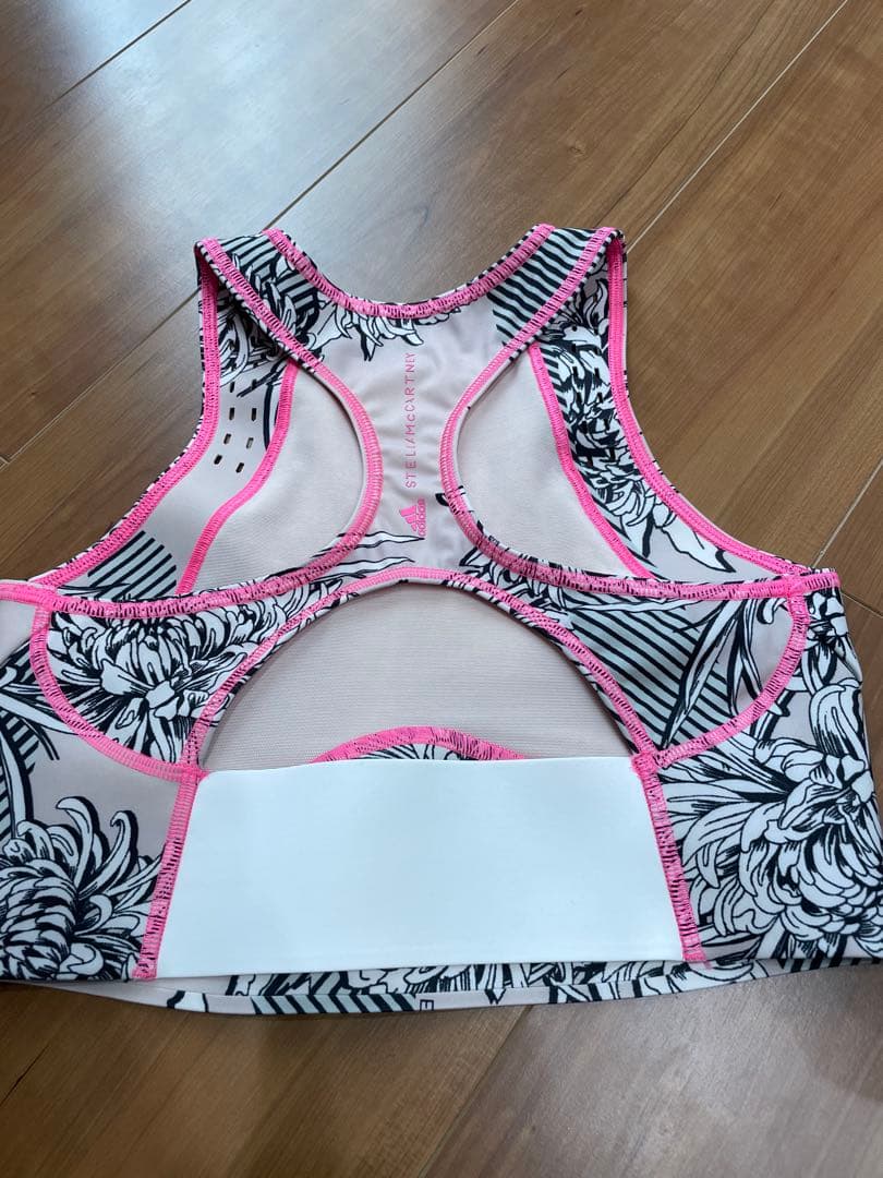 adidas× Stella McCartneyヨガウェアクロスストラップ