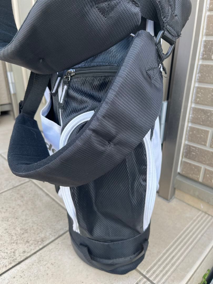 テーラーメイド　キャディバッグ　スタンド型　フードカバーあり