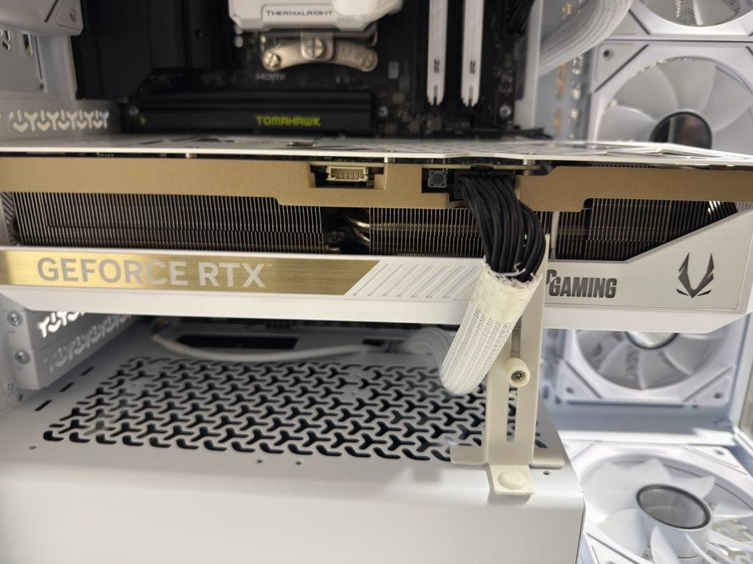 説明欄必見！ZOTAC GeForce RTX5090 32GB white