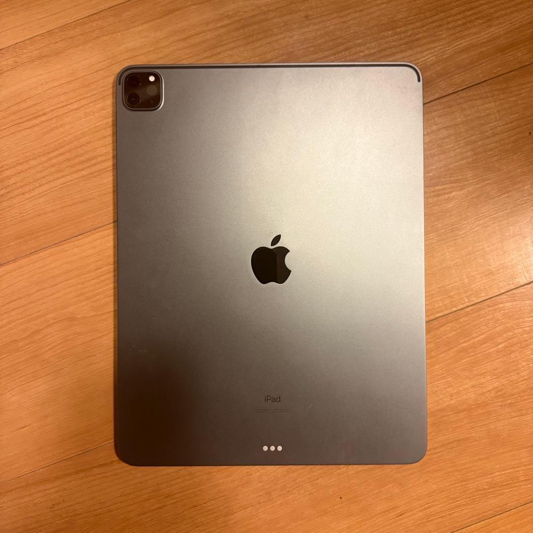 iPad Pro 12.9インチ 第4世代 美品 純正キーボード付き 中古