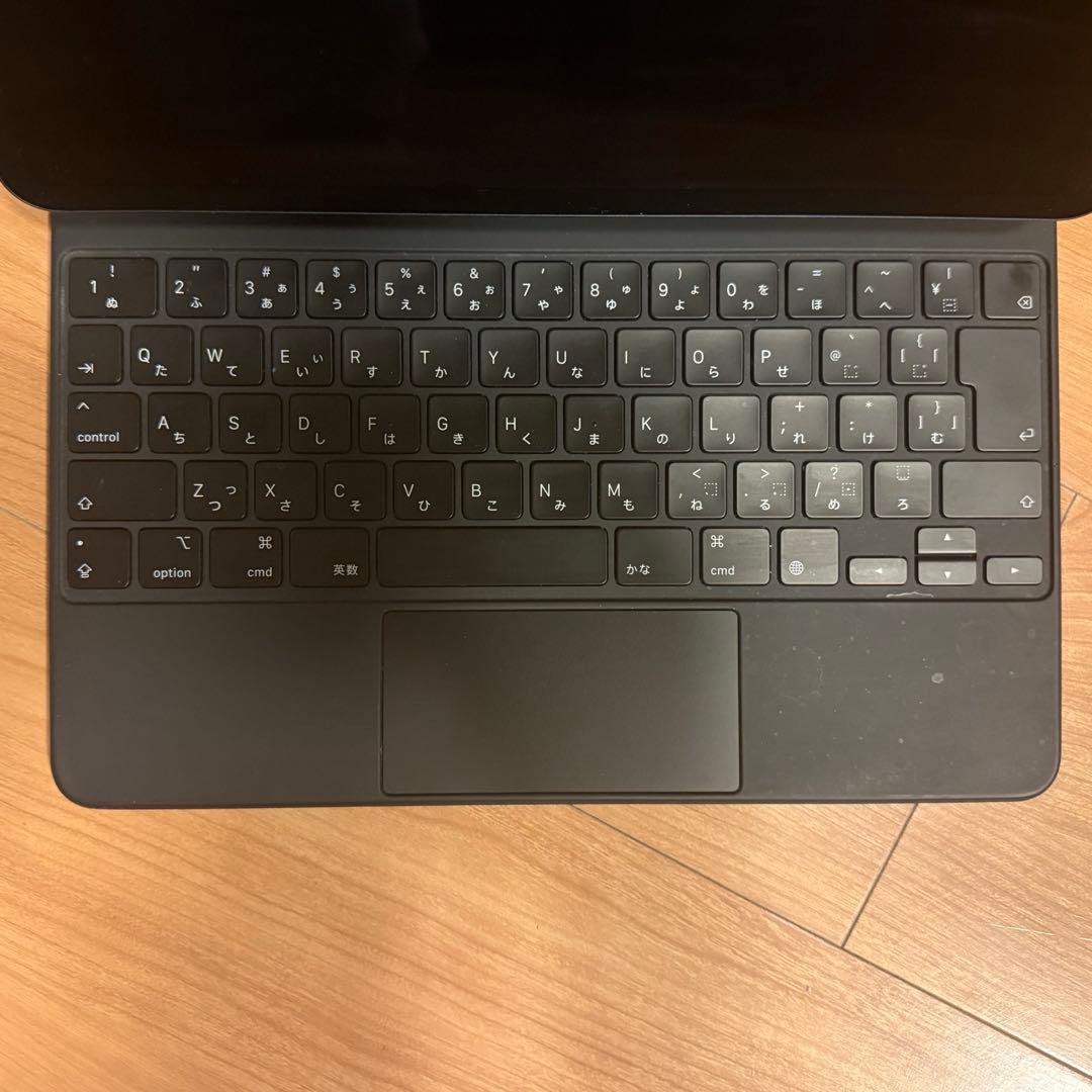 iPad Pro 12.9インチ 第4世代 美品 純正キーボード付き 中古