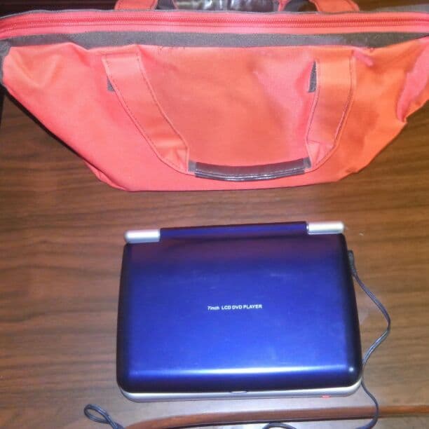 ポータブル　DVD プレイヤー