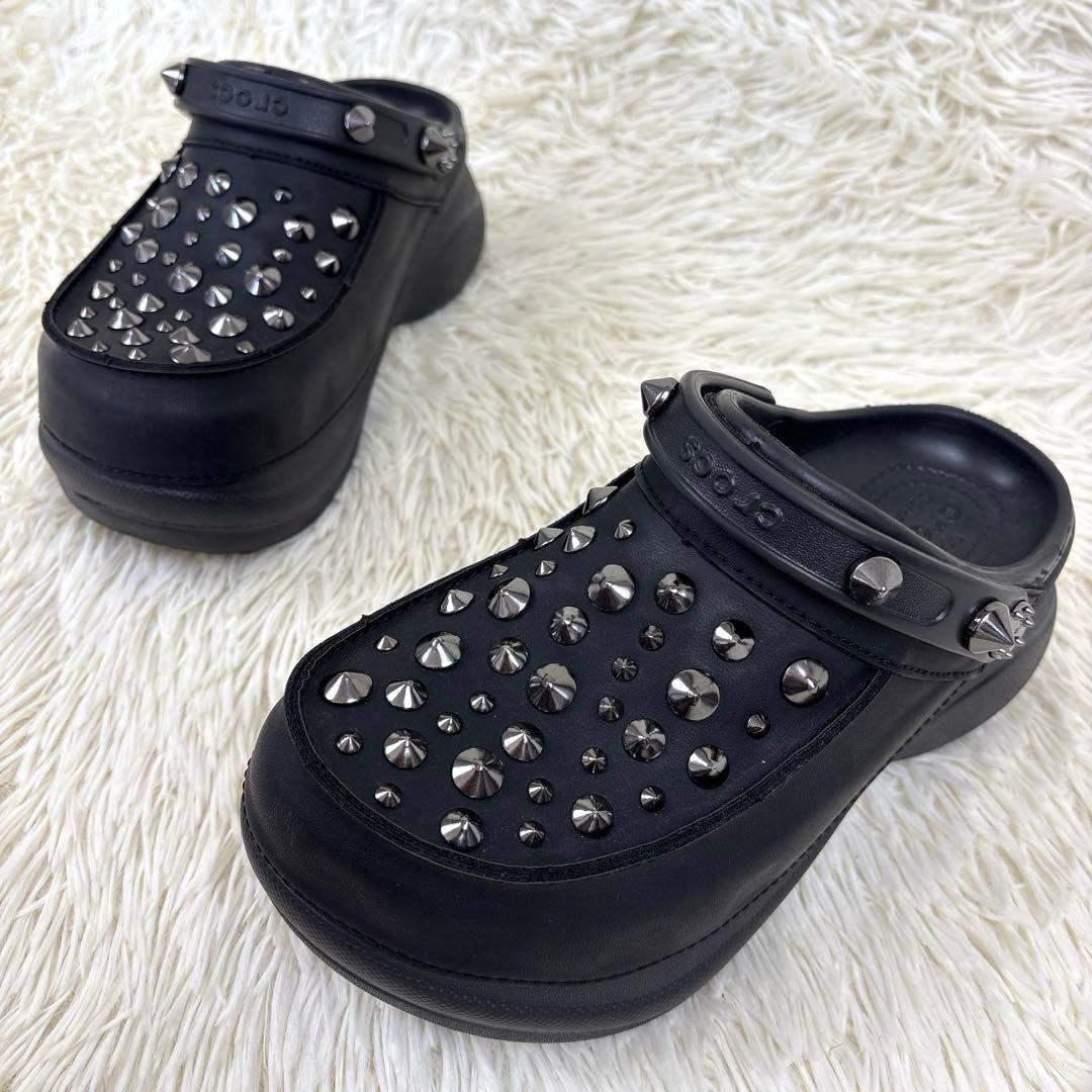 美品、crocs、クロックス、スタッズ、厚底、サンダル、黒
