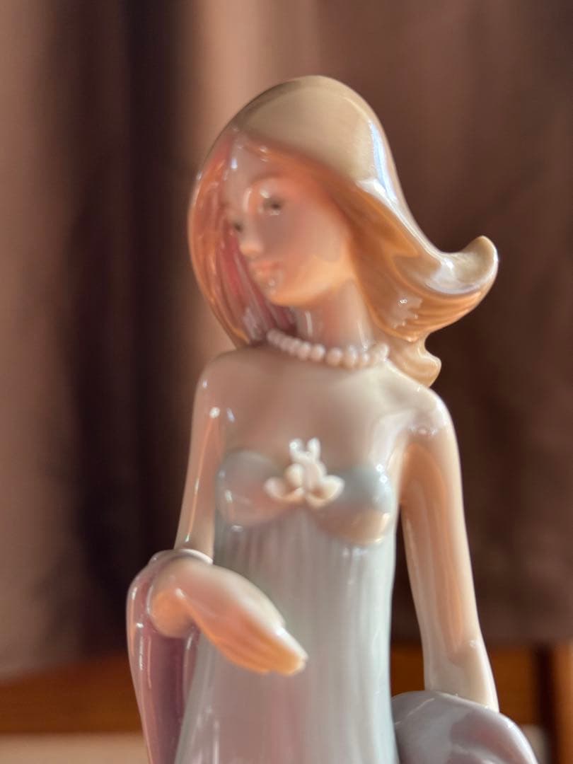 u*6様 リヤドロ　LLADRO 『少女』