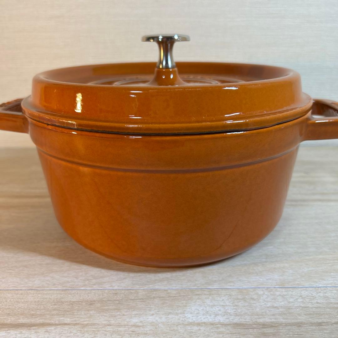 ストウブ　STAUB ココットラウンド　オレンジ　22cm 両手鍋　鍋