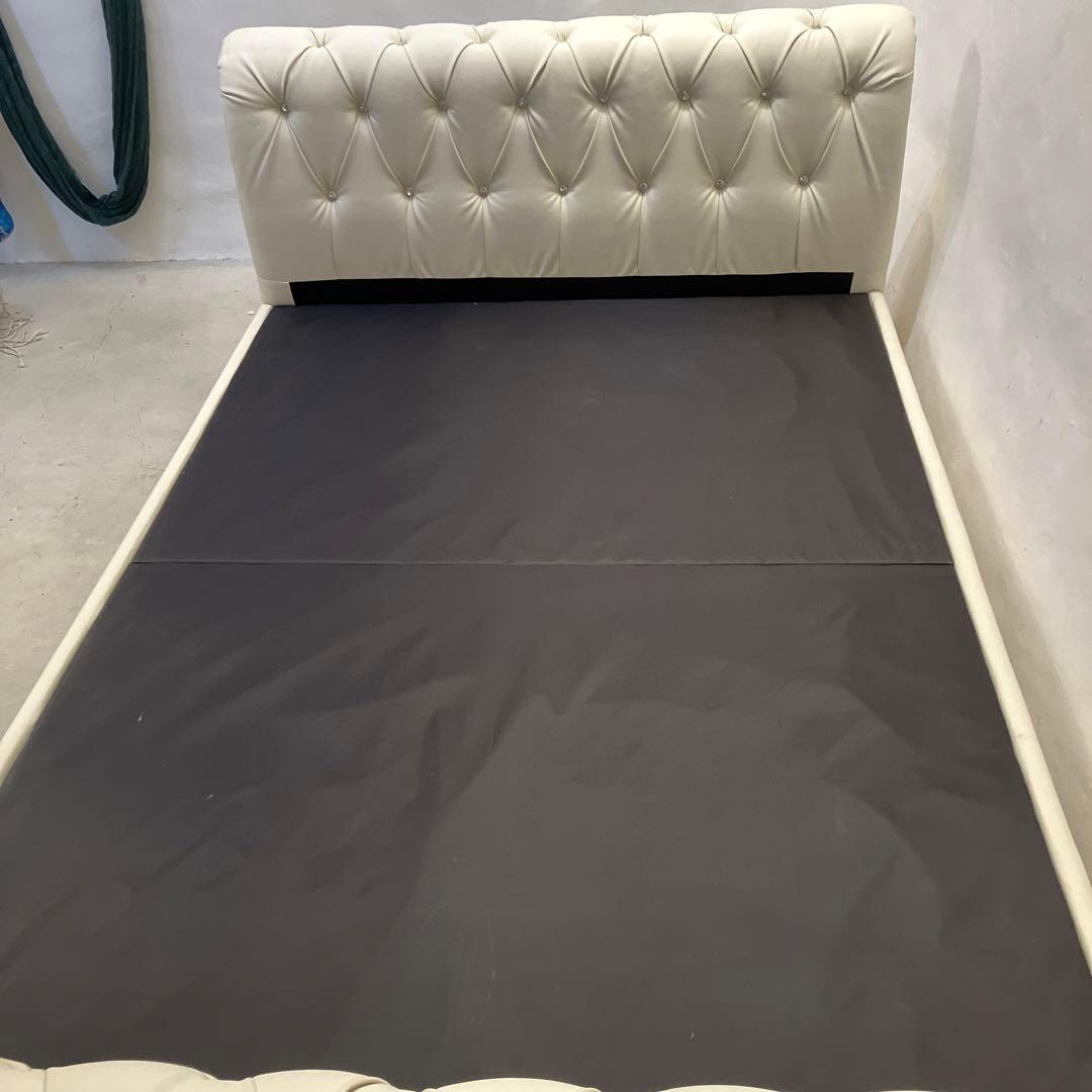 横須賀市引取　ギャルソンシリーズ ビジュー付きフェイクレザーダブルベッド