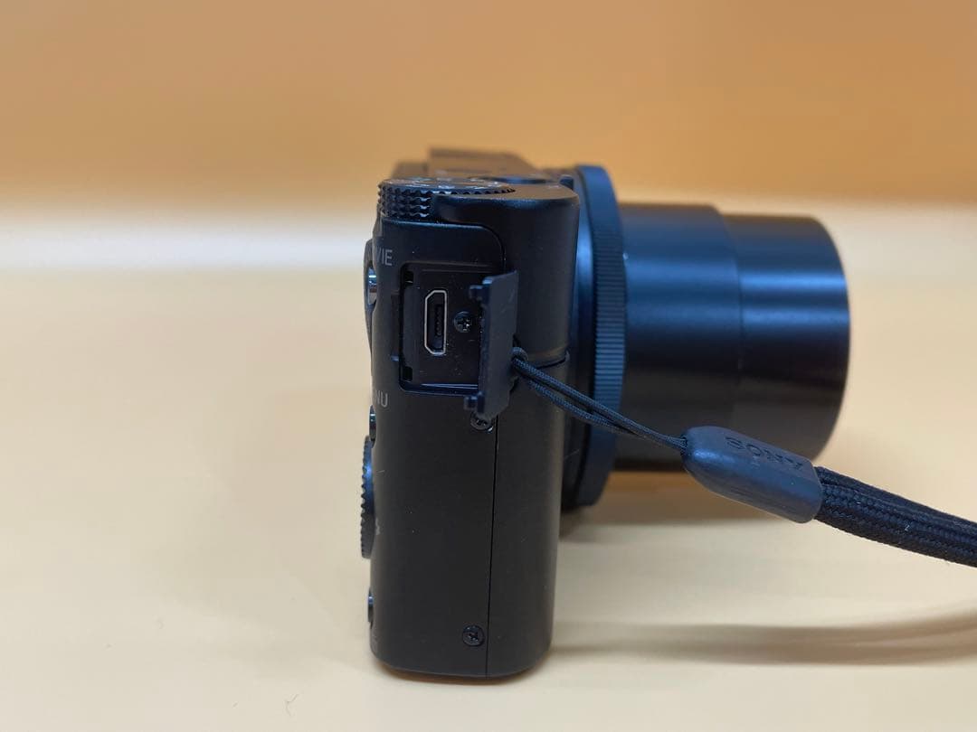 【美品】ソニー　SONY DSC-RX100 デジタルカメラ ブラック