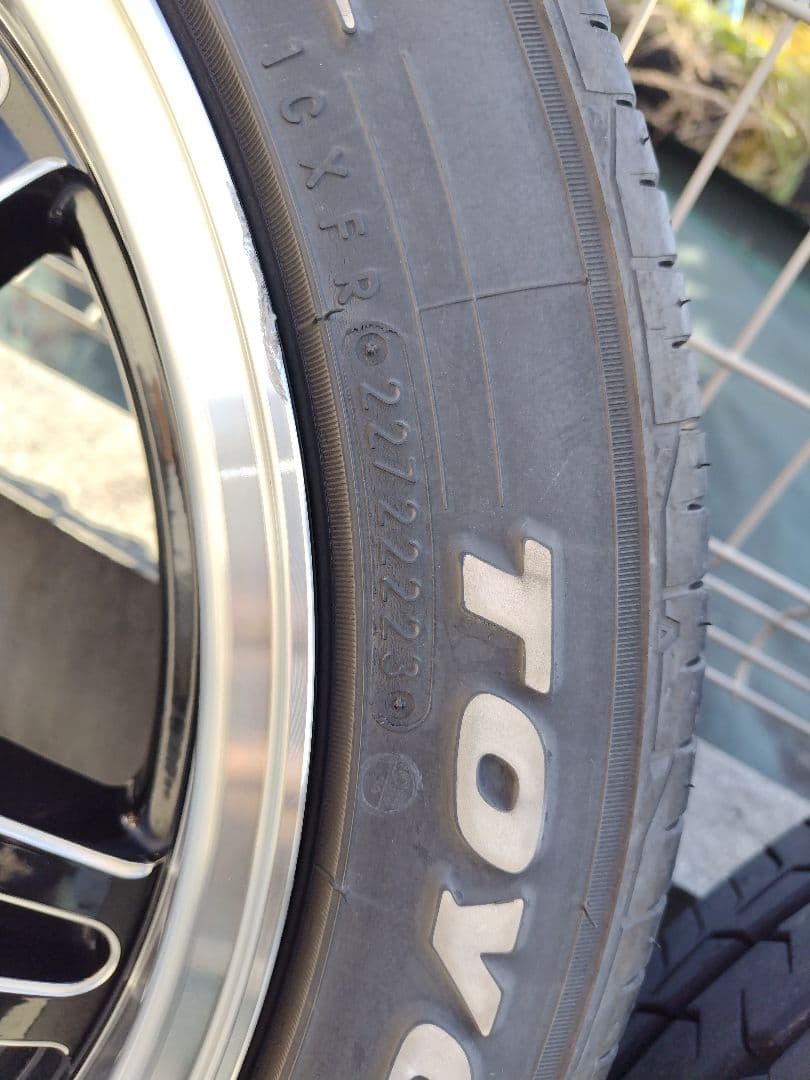 《直接引取限定》バッドラッカーIV 18㌅ タイヤセット