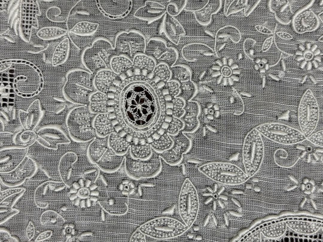 スワトウ　汕頭刺繍ハンカチB.