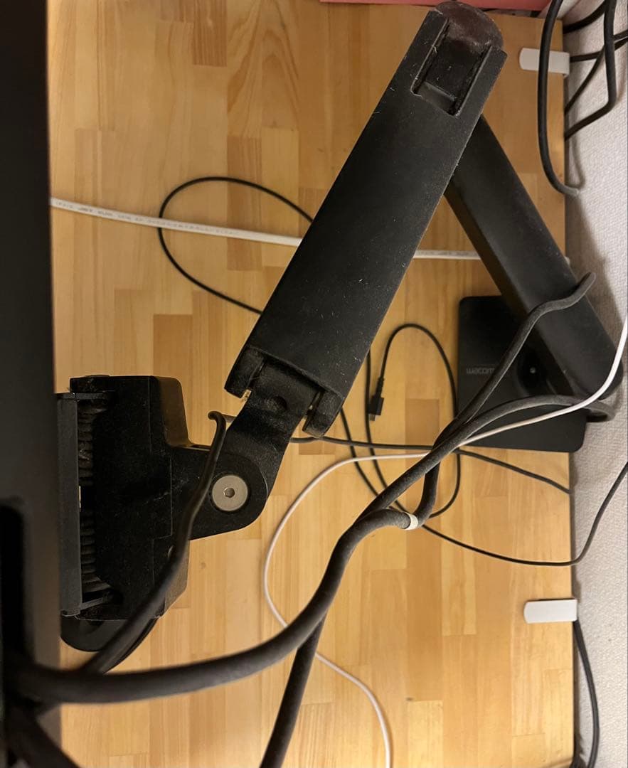 Wacom　Cintiq Pro 24 　TDTK-2420/K0 アーム付き