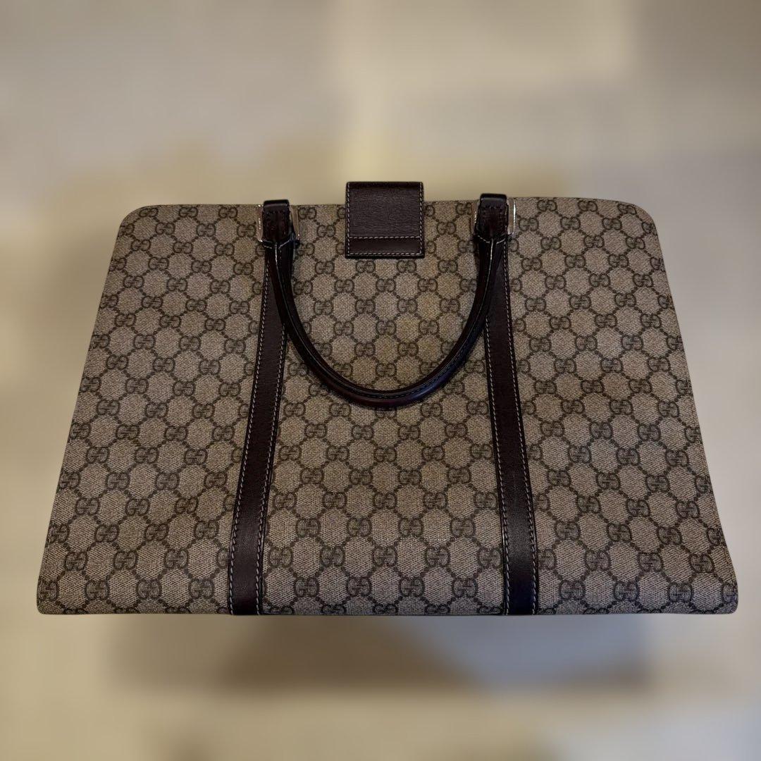 美品　グッチ　Gucci GGパターン ビジネスバッグ　ノートパソコン収納