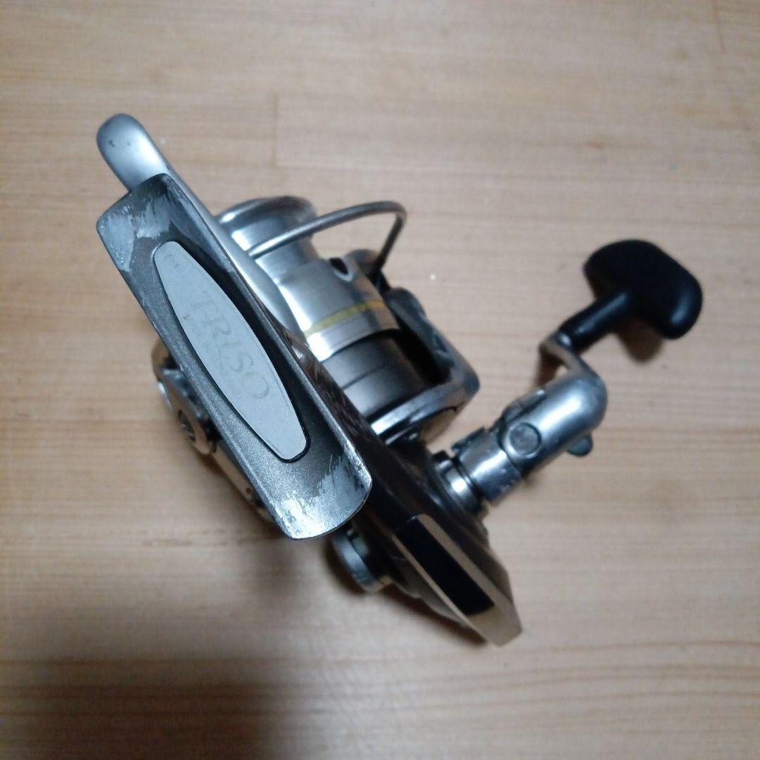 人気ブランド　ダイワ　トライソ　レバーブレーキリール　2300番