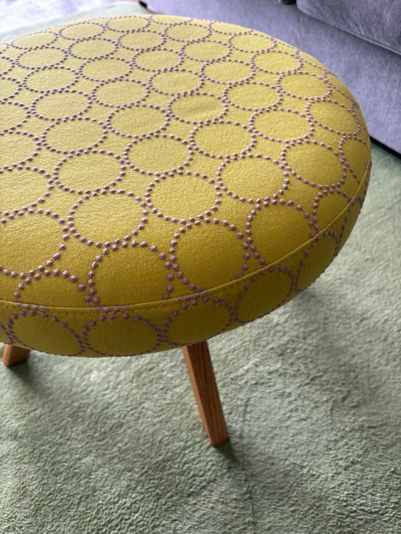 ミナペルホネン”タンバリン”生地で設えたスツール