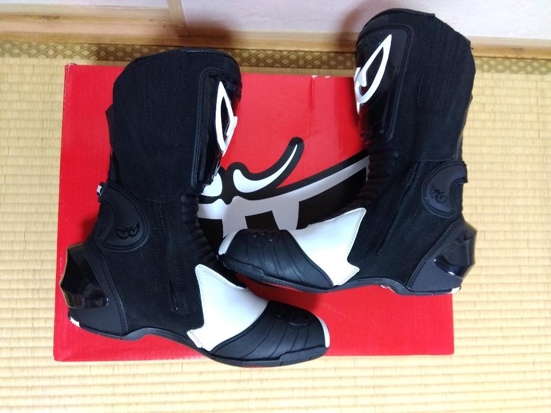 BERIK ベリック レーシングブーツ ブラック/ホワイト サイズ44