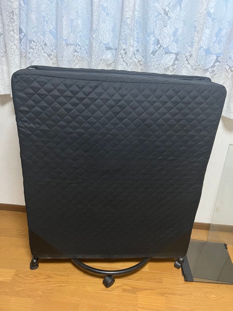 ブラック折りたたみベッド キルティングデザイン