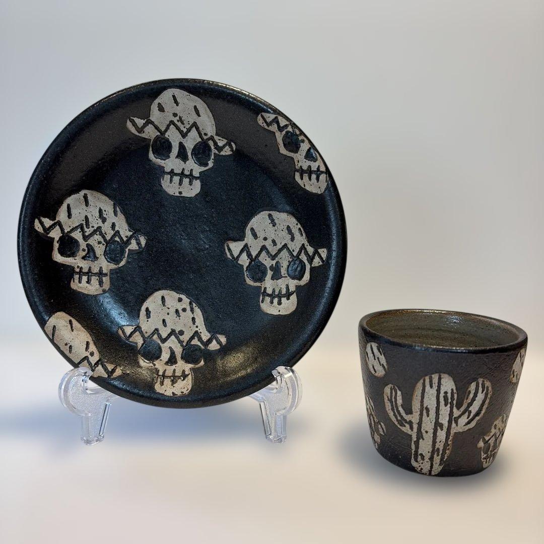 工房十鶴　ドクロとサボテン　カップと皿