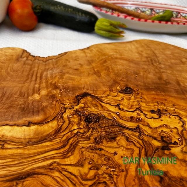 オリーブの木 個性あふれる１点もの　薄型　 大胆な姿に惚れ惚れ　約48cm