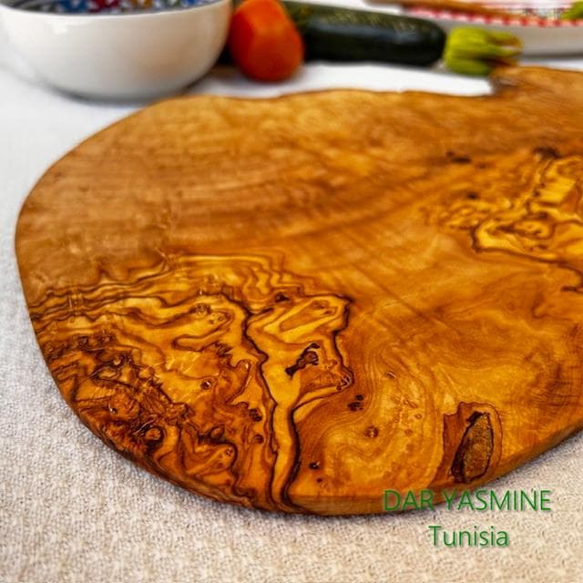 オリーブの木 個性あふれる１点もの　薄型　 大胆な姿に惚れ惚れ　約48cm