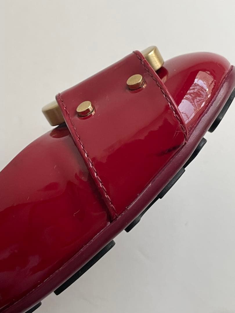 ジミーチュウ ラズベリーカラーフラットパンプス