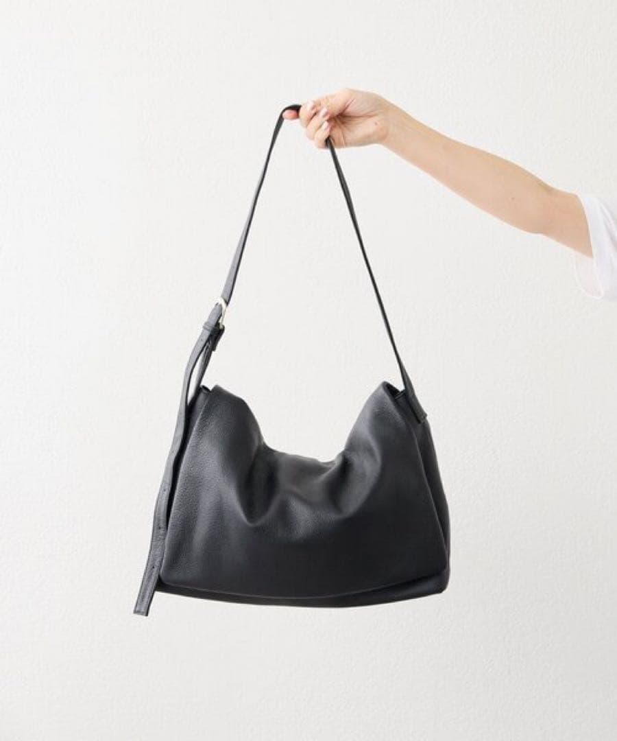 イアパピヨネ レザーフラップワンハンドルバッグ ショルダーバッグ