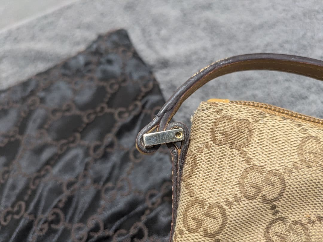 GUCCI アクセサリーポーチ　GG柄　バッグ