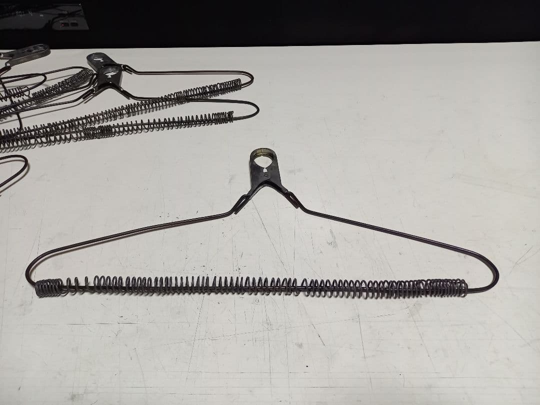 レア　ヴィンテージ　インダストリアル　ワイヤー　クリップ　ハンガー　７本　セット