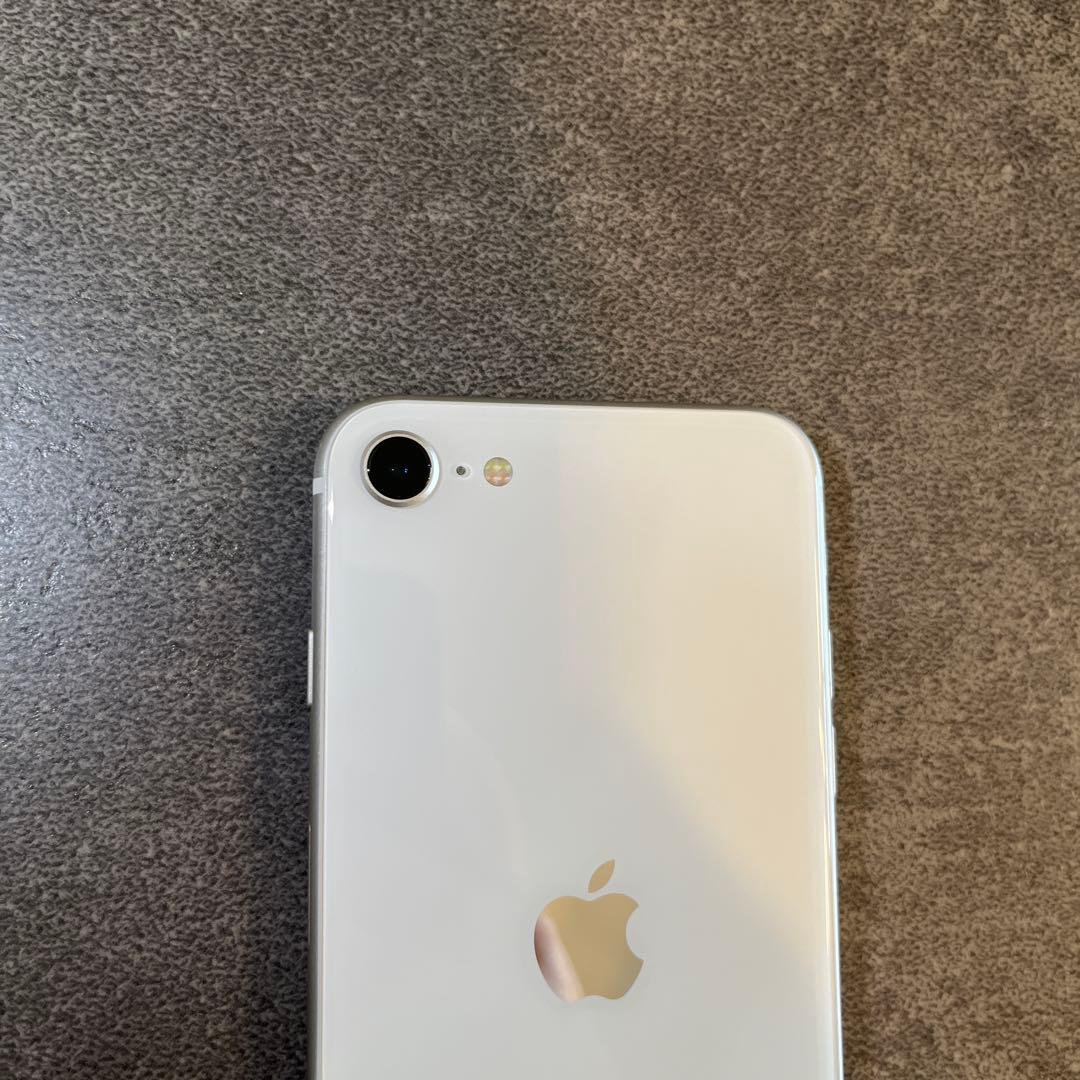 【バッテリー100%】iPhoneSE第3世代64GB SIMフリースターライト