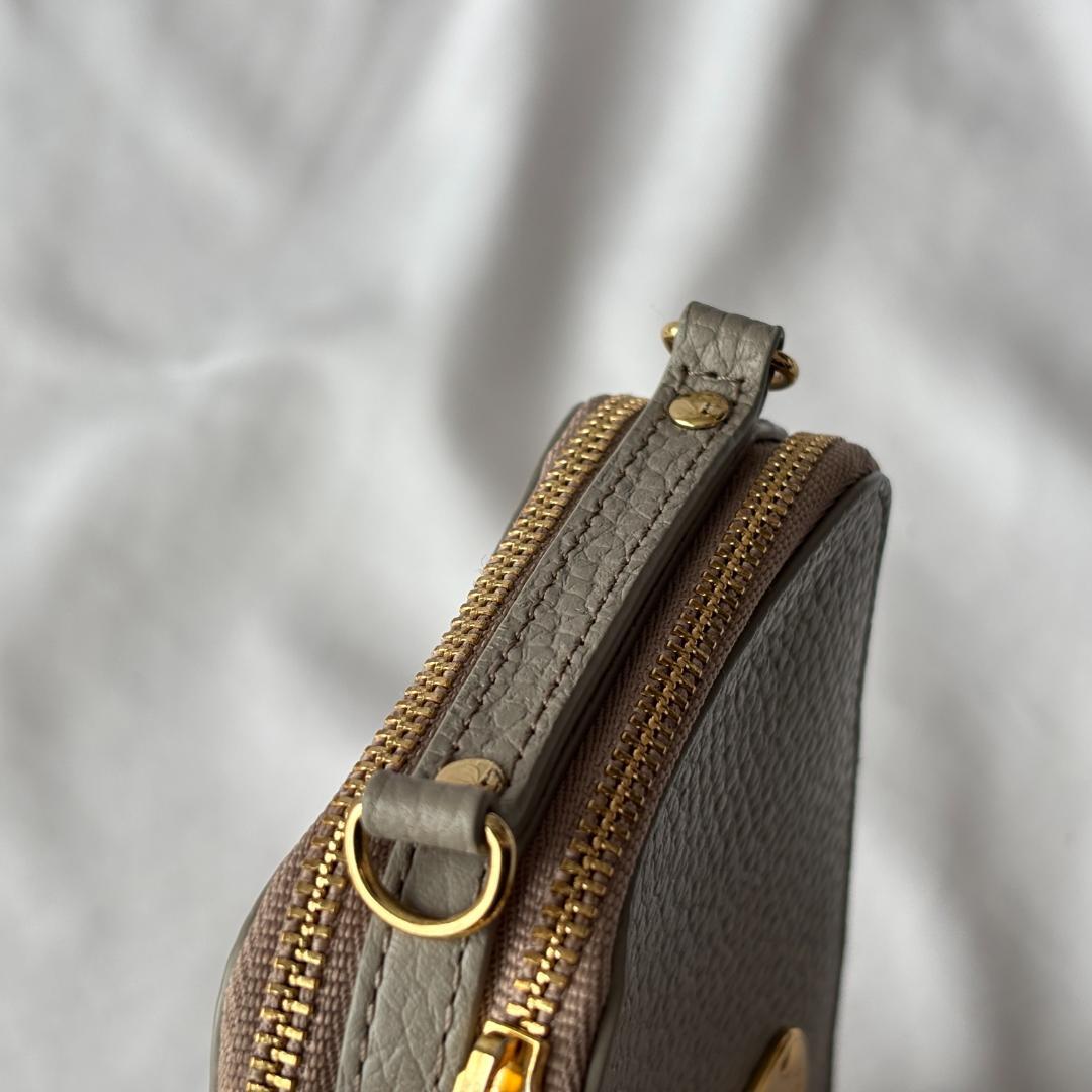 美品 アタオ アミュレット・ケリー 牛革 スマホショルダー エレガント