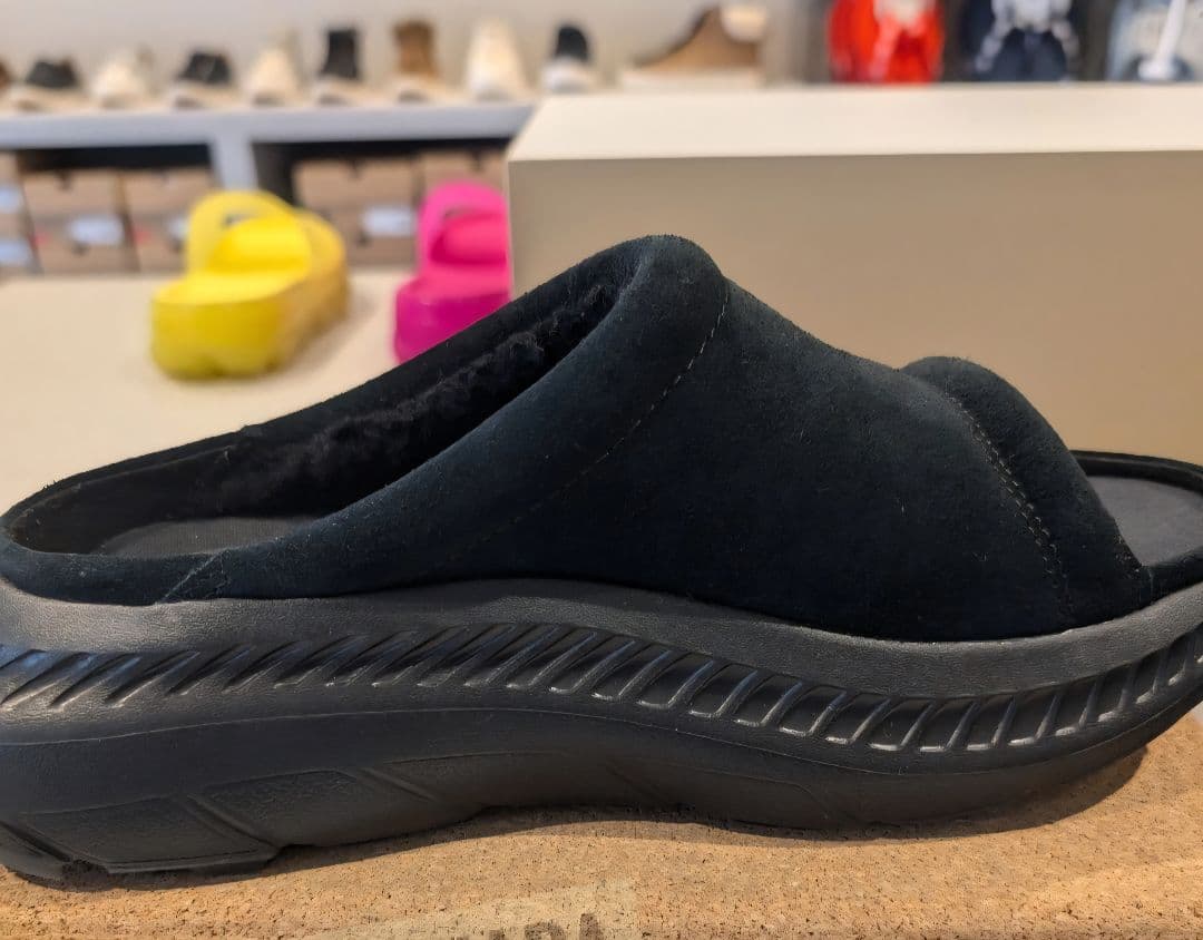 UGG ブラック スエード スライドサンダル25cm