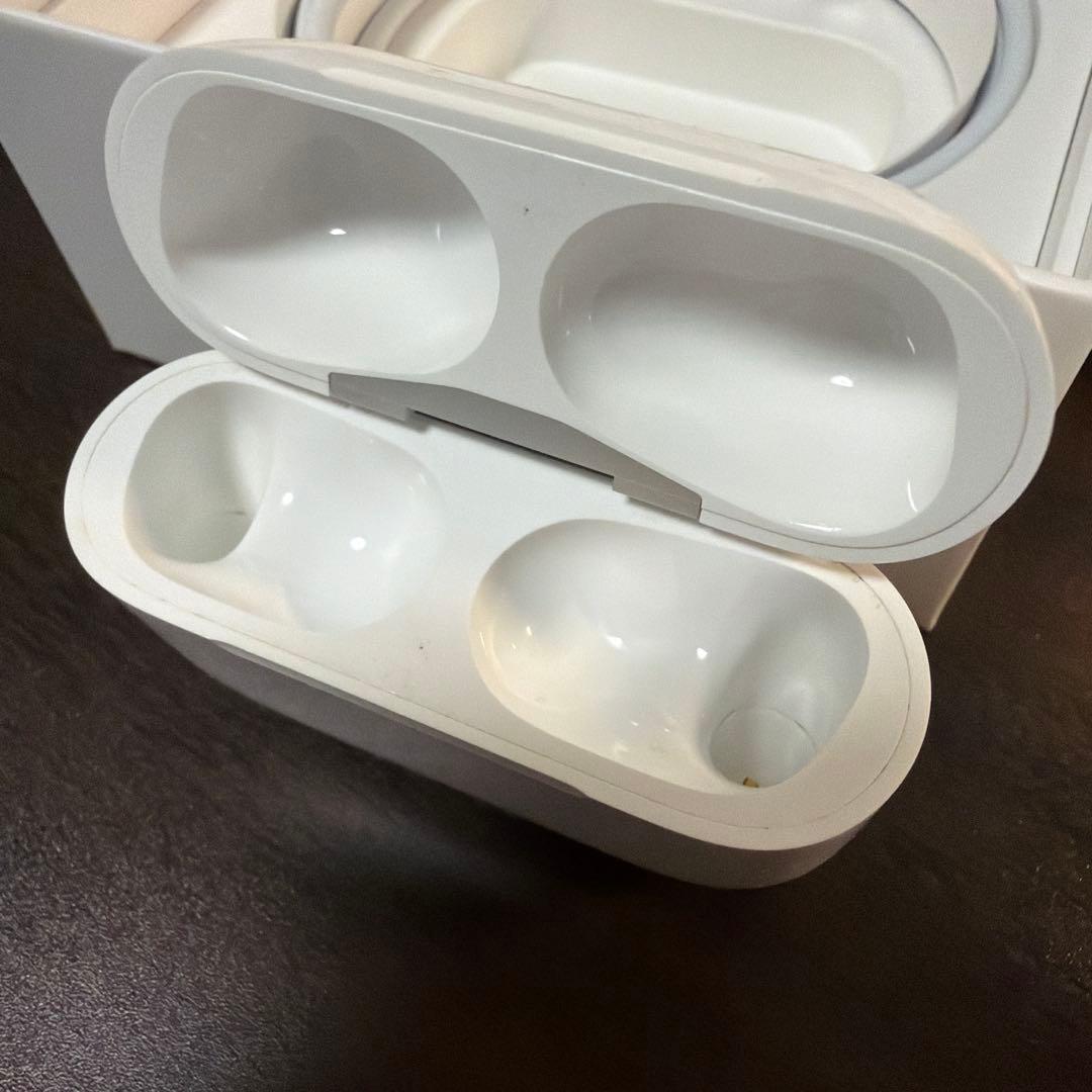 ★美品★ AirPods Pro第二世代（Lightning）