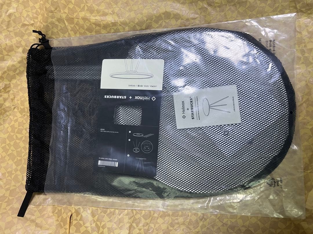 韓国スタバ　ヘリノックス　アウトドアテーブル　ホワイト　スターバックス