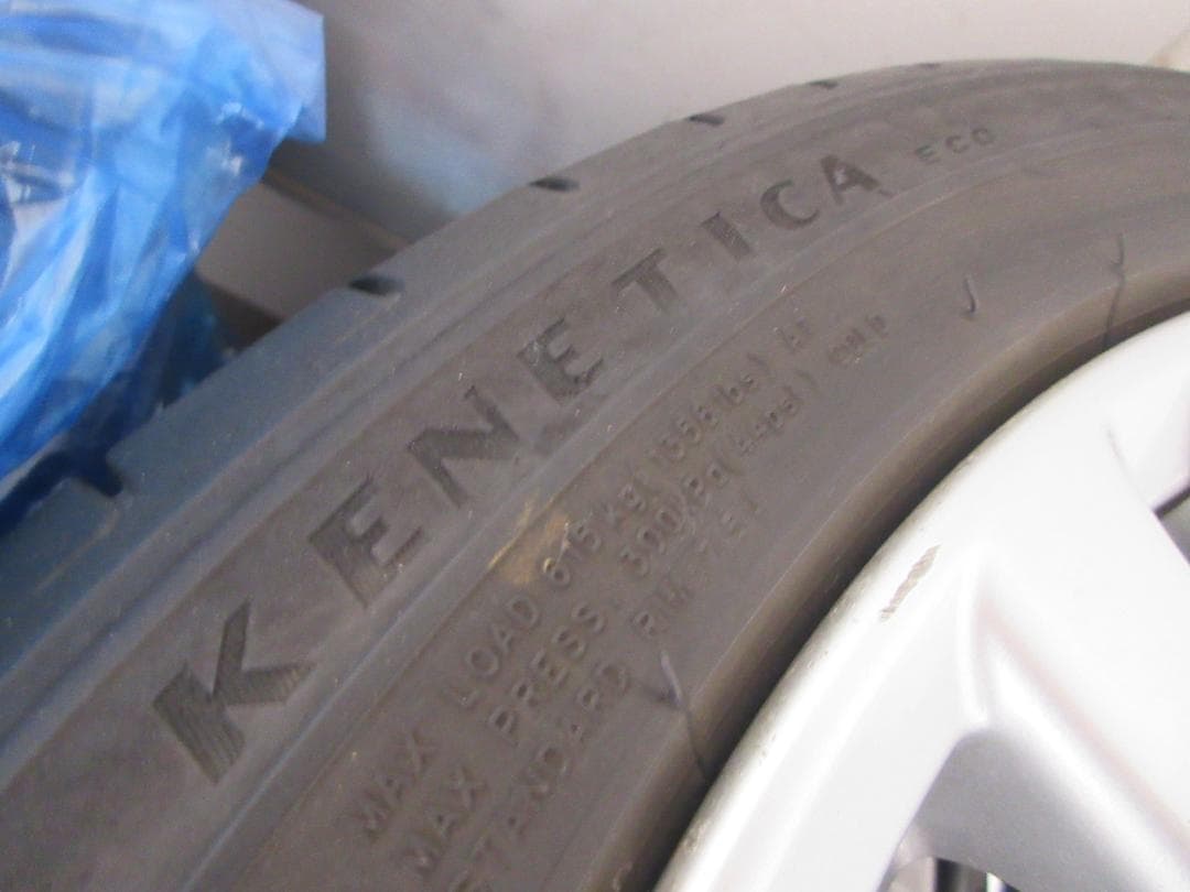 レクサス　GS　GS450h　純正　ホイール　１８インチ　４本　タイヤ付き