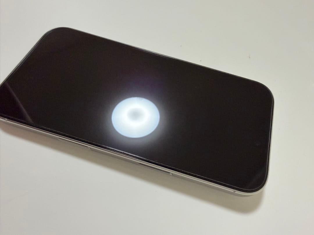 Apple iPhone 16 Pro 128GB ホワイトチタニウム