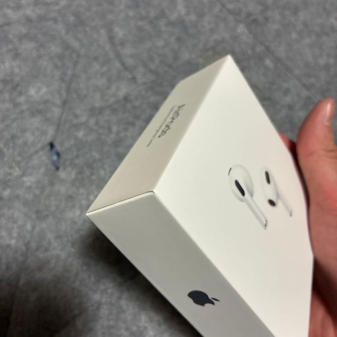 【美品】AirPods 第3世代　本体 ホワイト 充電ケース付き