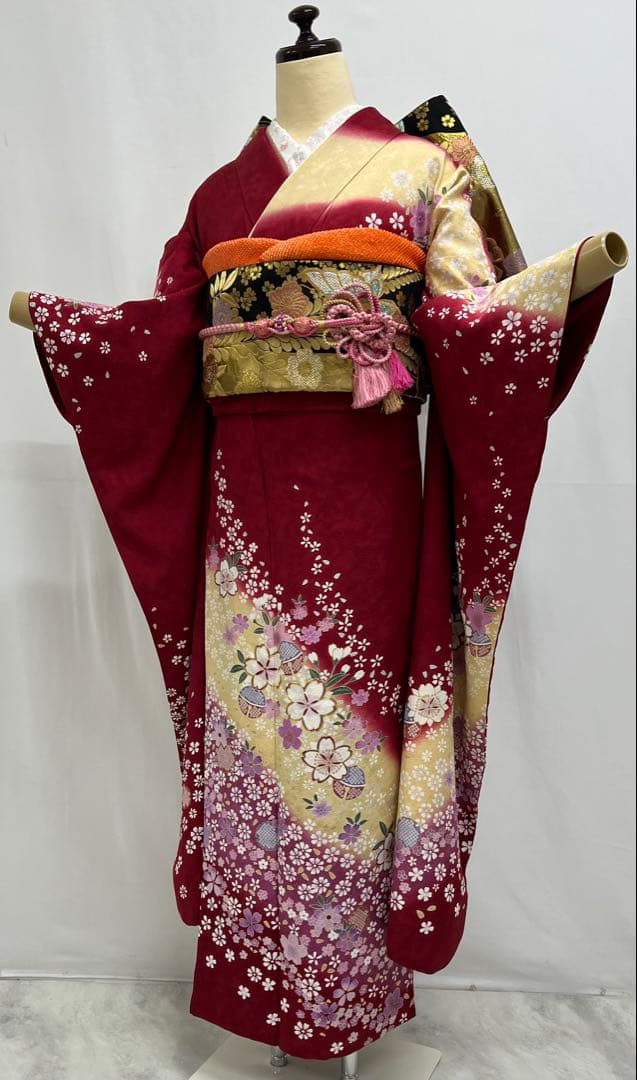 振り袖　フルセット　別誂長襦袢付　成人式　赤　桜　金彩加工　刺繍入り　686
