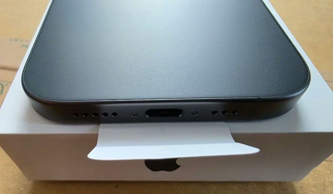 Apple iPhone 17 ブラック SIMフリー 256GB　おまけ付き