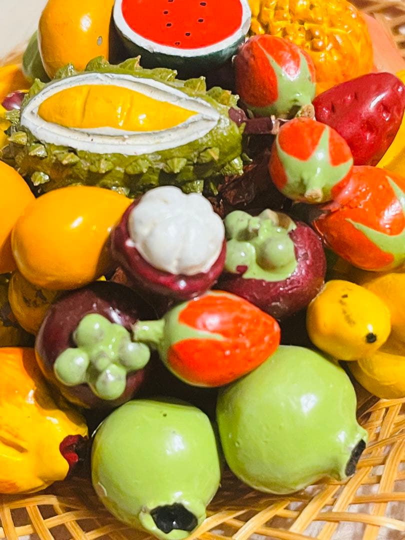 カラフルなフルーツバスケット　置物