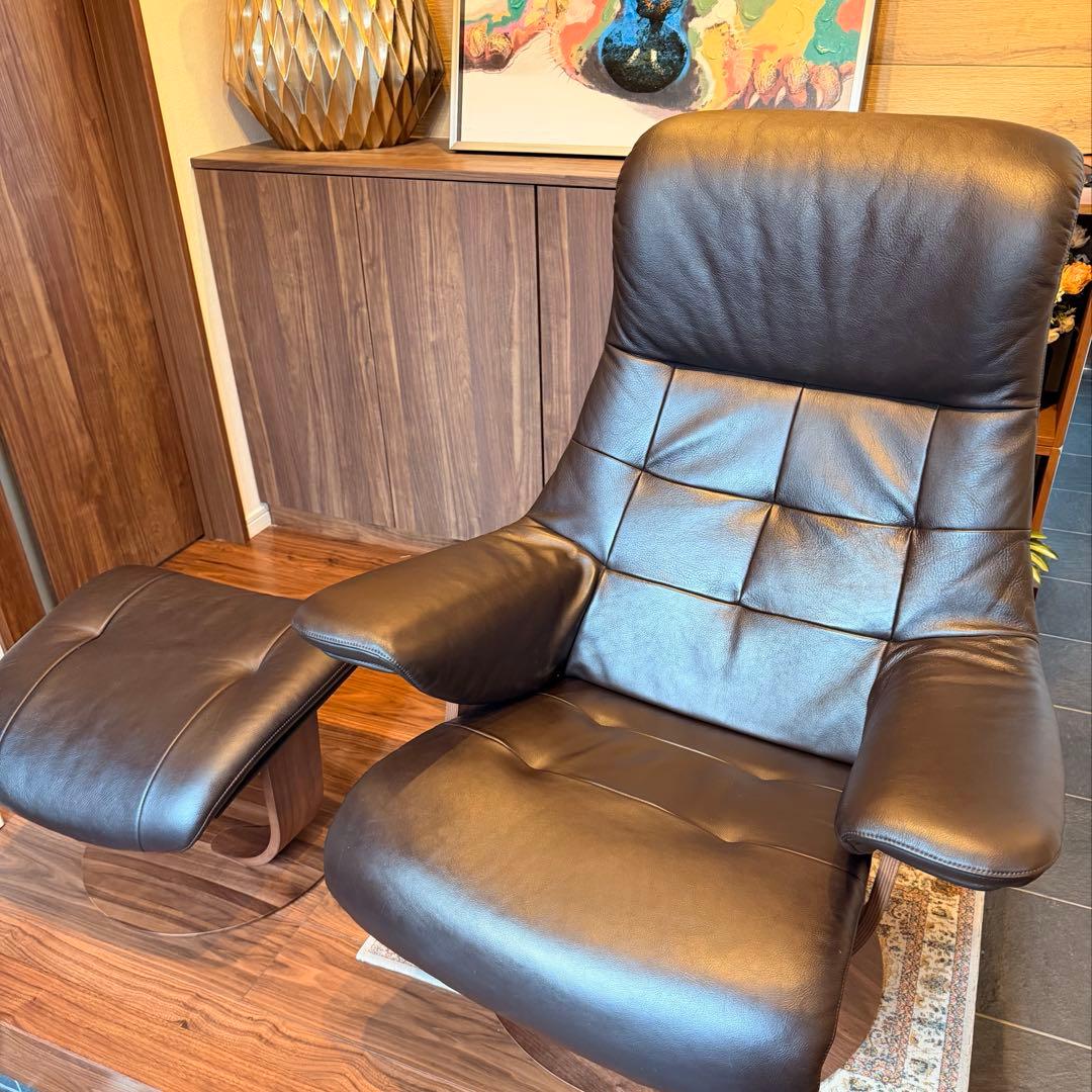 極美品　カリモク　ザ・ファーストMサイズ　本革（リーベル）