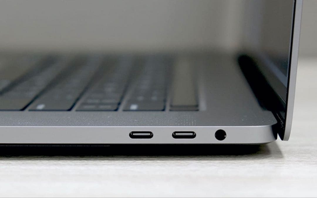 MacBook Pro15インチ 2018 Touch Bar 箱あり 動作品良