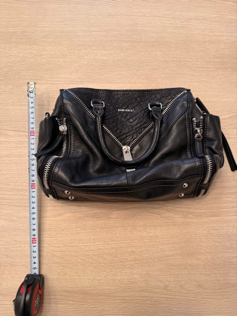DIESEL LE-ZIPPER クロスボディー　バッグ　ブラック