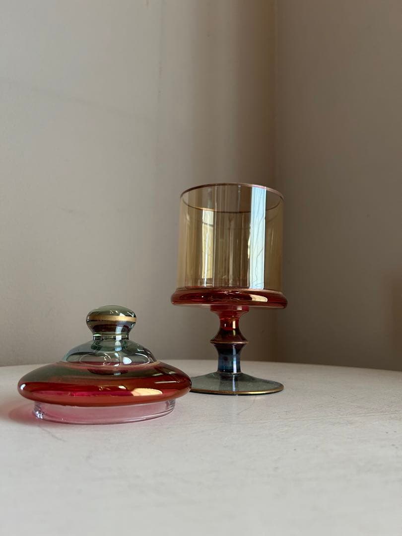 色の配色が絶妙な逸品