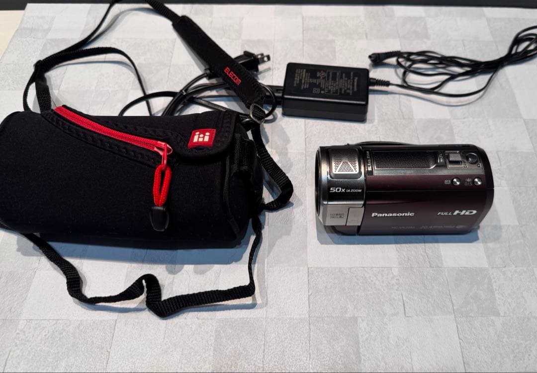 Panasonic ビデオカメラ HC-V620M
