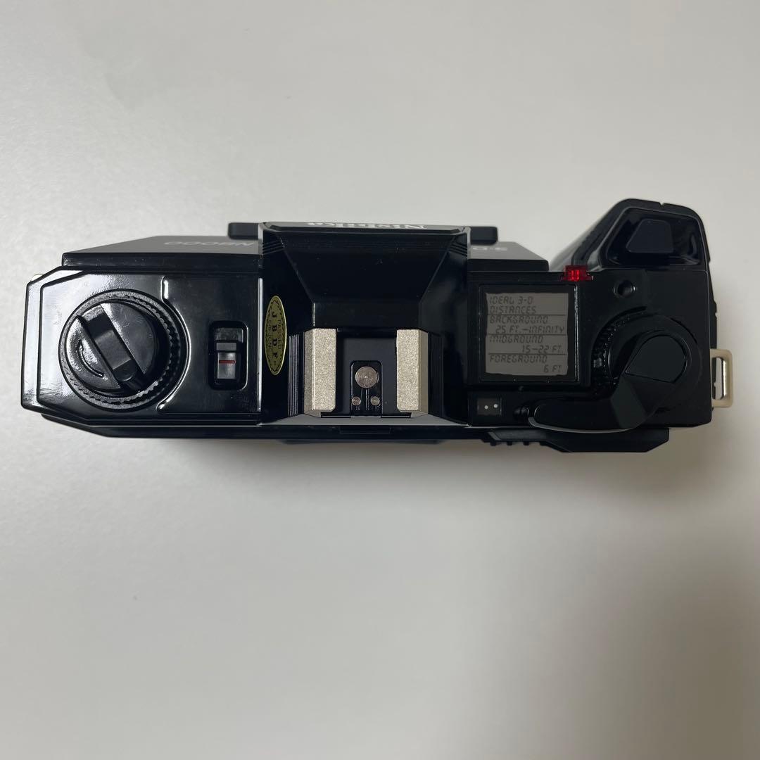 Nishika N8000 3DカメラとTwin Light 3010