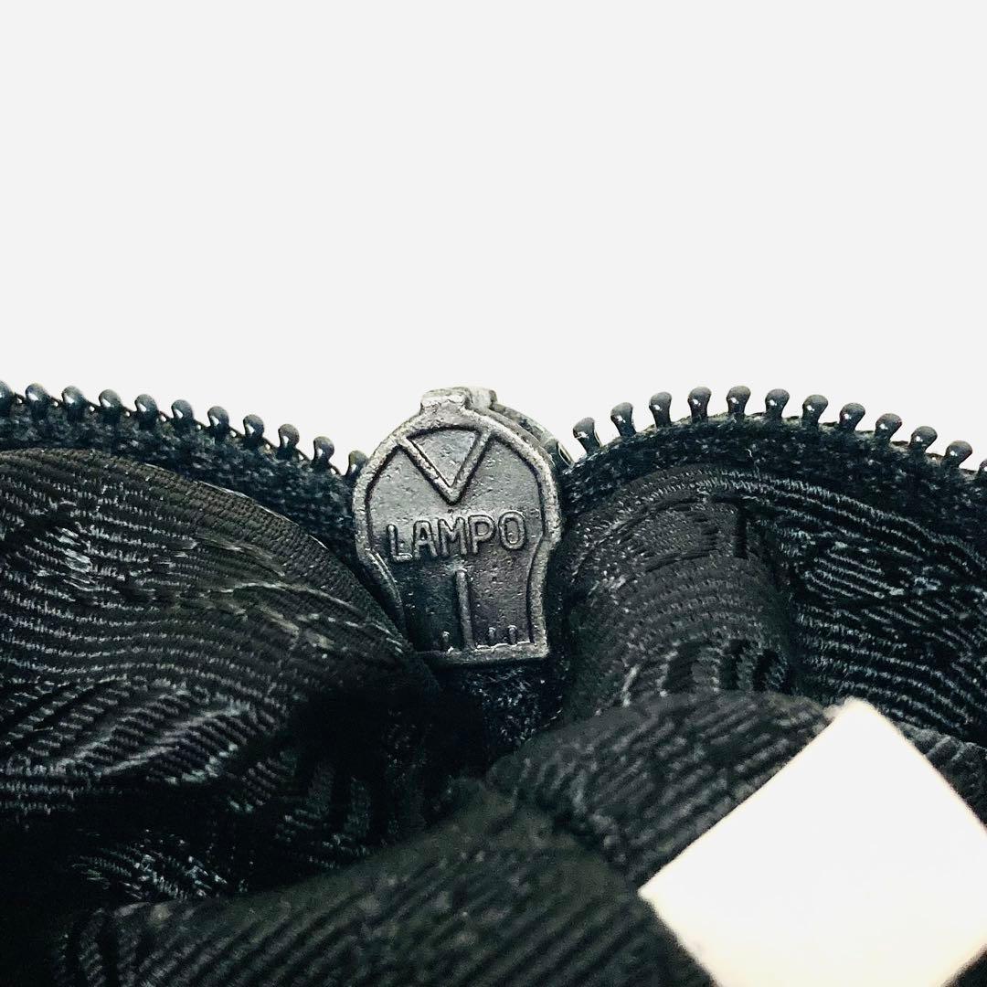 プラダ 三角プレート カメラバッグ ボディバッグ