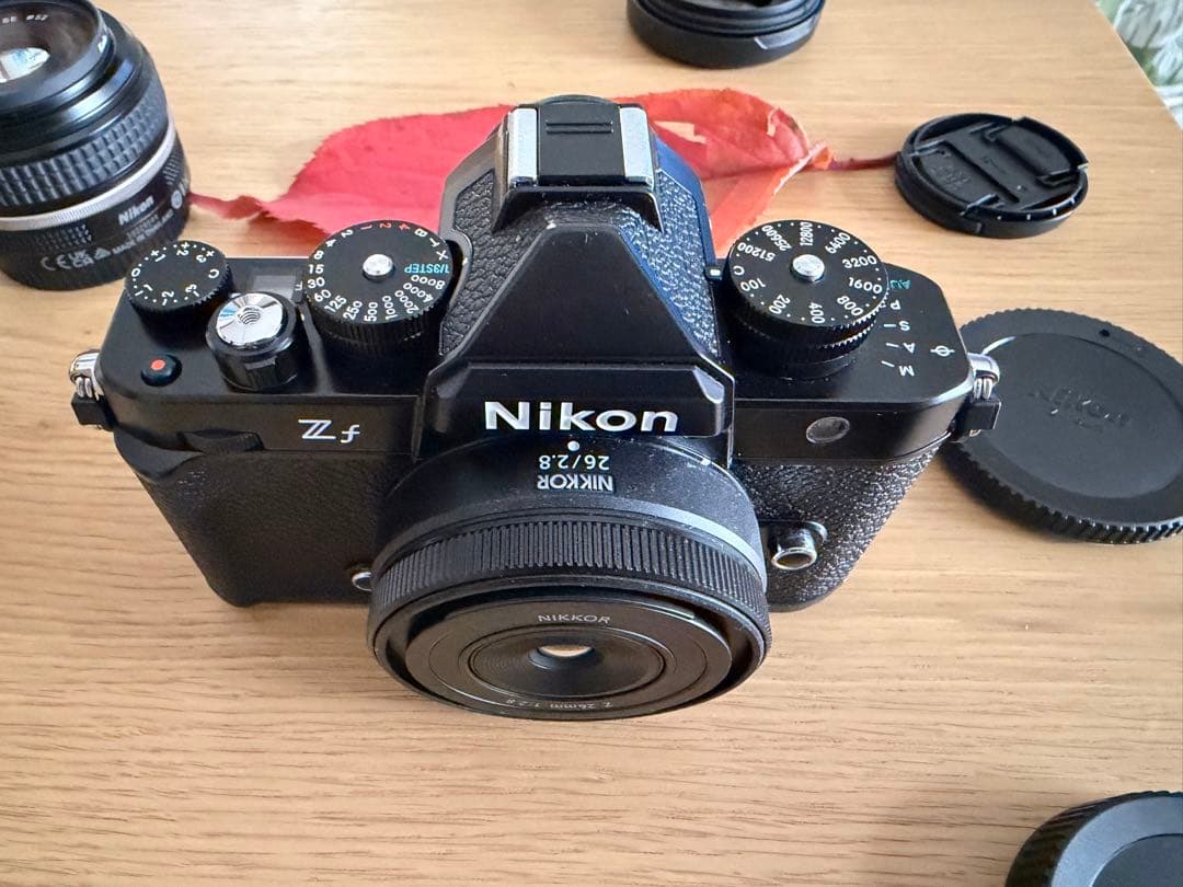 【極美品】Nikon Zf + 単焦点レンズ2本セット