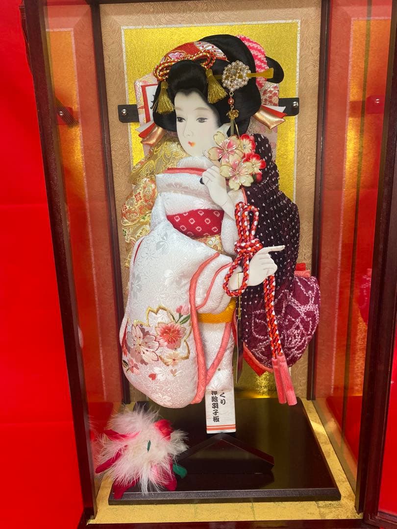 羽子板　立体振袖　ガラスケース１５号・サイズ間口約３１×奥行約２５×高さ約６２㎝