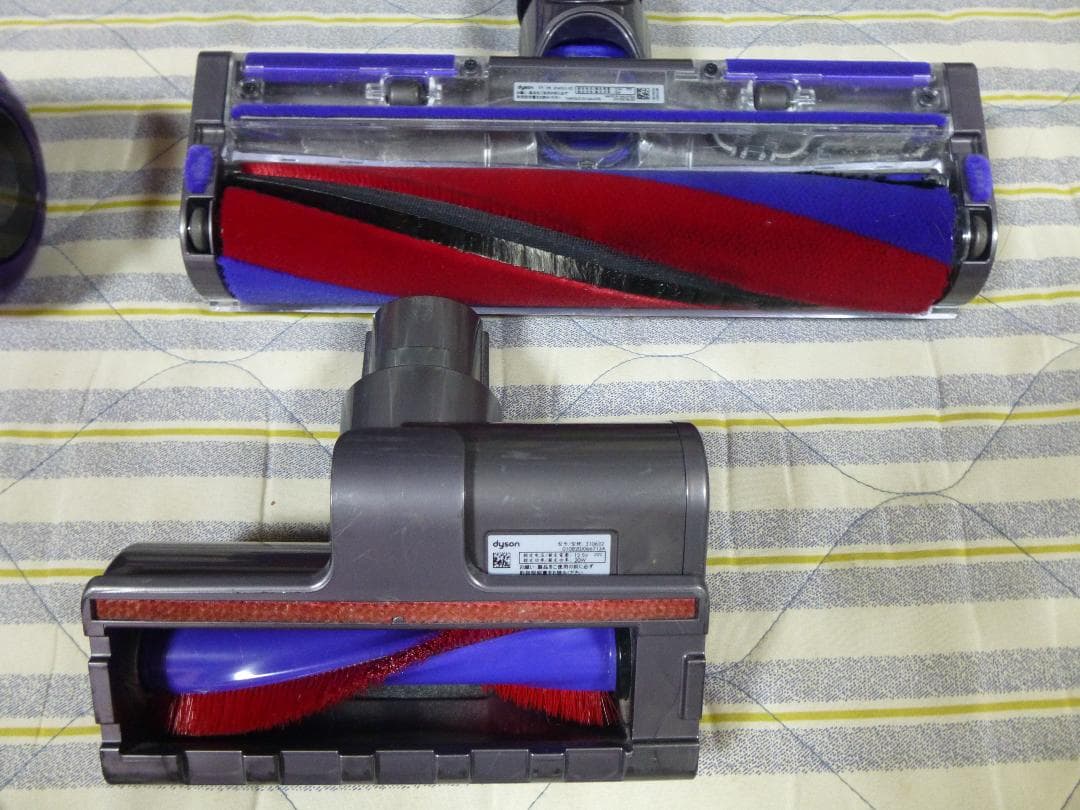 ダイソンSV18　動作確認済み　目立つ様なキズの無い良品です