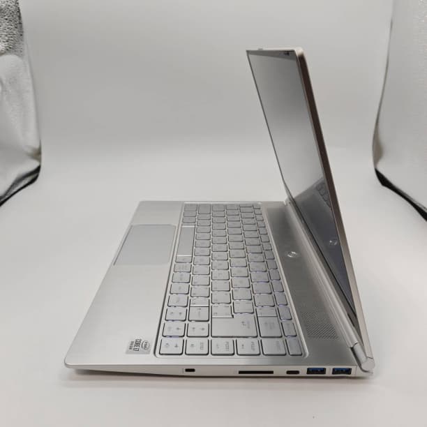 軽量 SSD512GB 第10世代i7 16GB フルHD 美品 14 オフィス